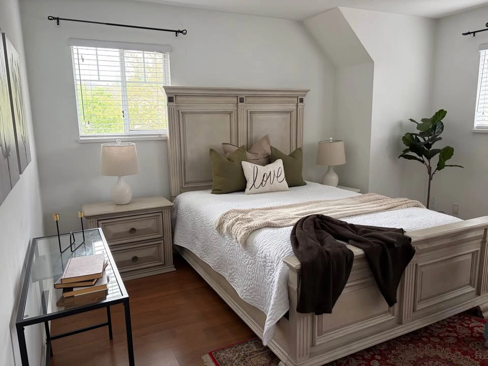 Moving Sale: Queen Bedroom Set - Bed Frame & 1 Nightstand - photo 2
