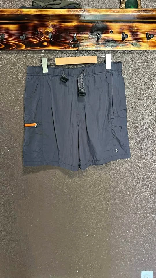 Columbia Men's Grey Cargo Shorts