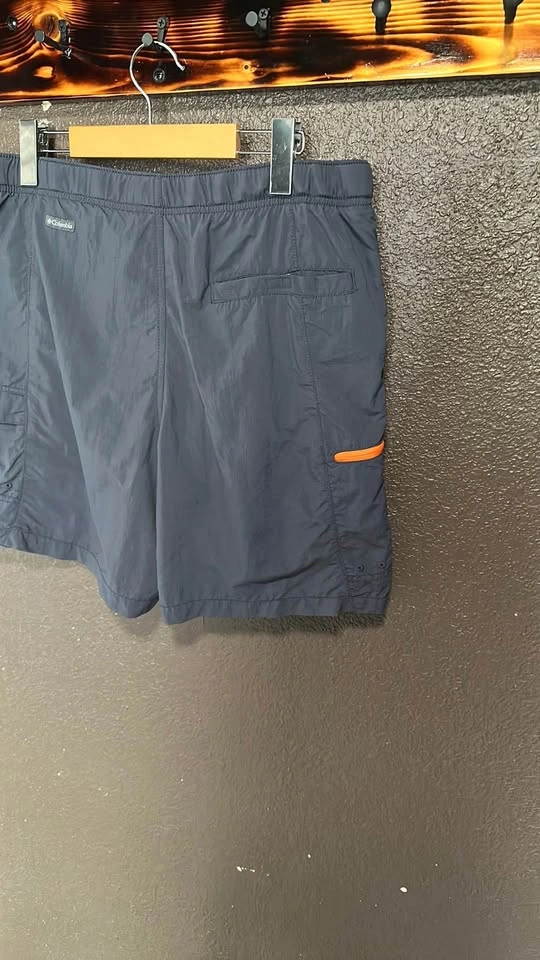 Columbia Men's Grey Cargo Shorts - photo 5