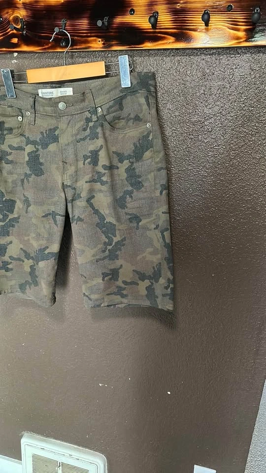 Levi’s Camouflage Jean Denim Shorts - photo 2