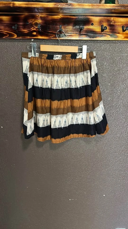 The Black Market Button-Front Skirt - photo 5