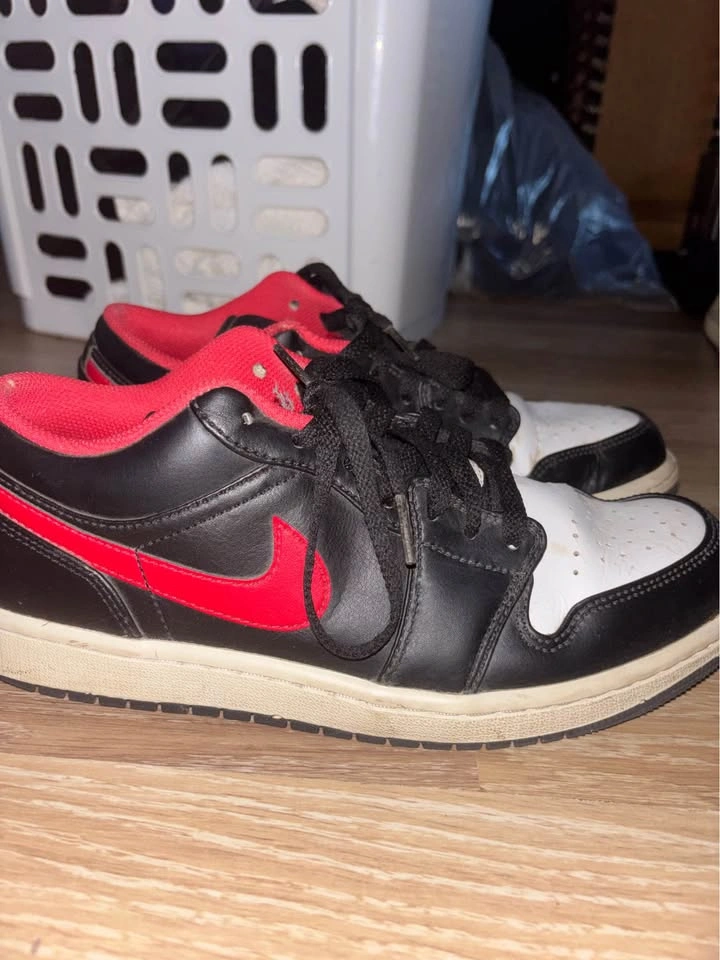 Jordan 1 low white toe size 8.5 men’s - photo 3