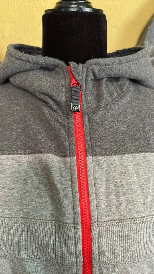 Lululemon Sherpa Lined Hoodie Jacket - photo 4