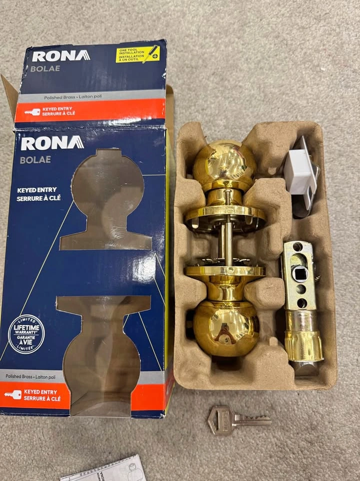 Door knob with keys/lock