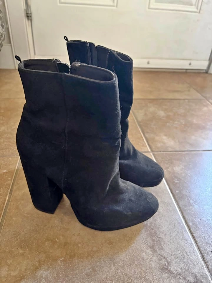 High heel boots size 8