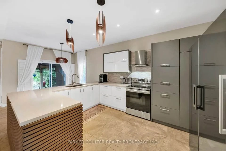Prime location Detached house 4 bedroom with income - photo 2