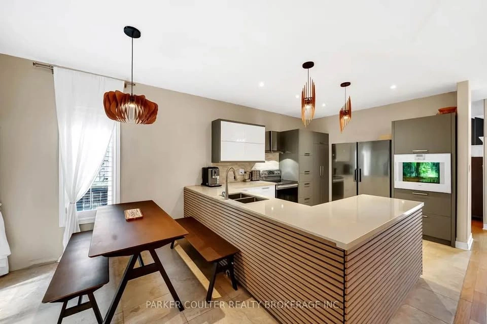 Prime location Detached house 4 bedroom with income - photo 3