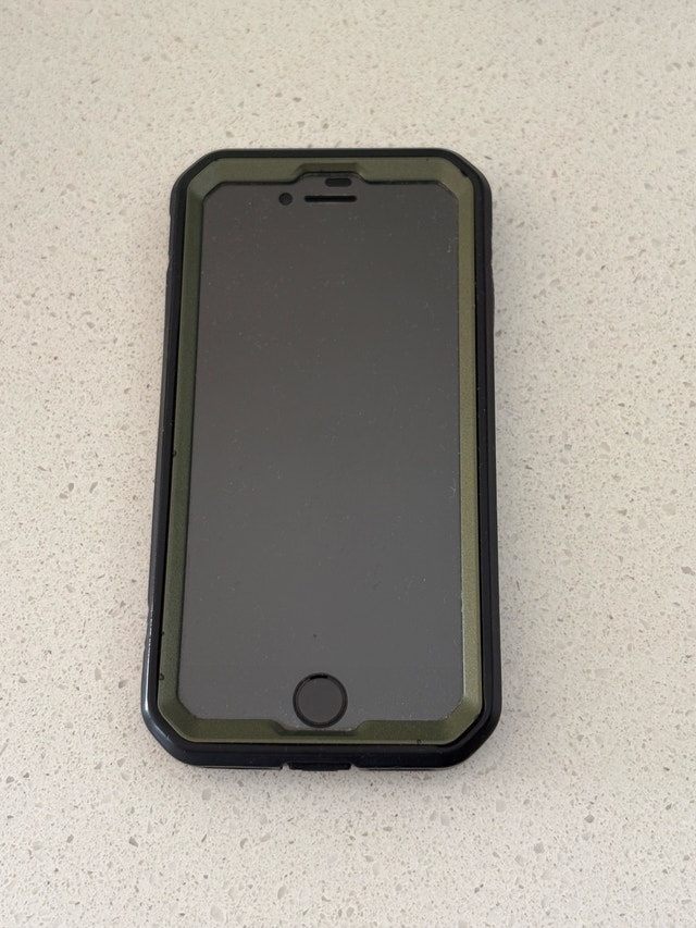 Iphone SE 3rd gen - photo 3