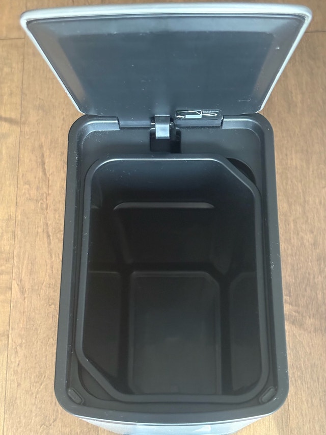 Kohler trash can - photo 4