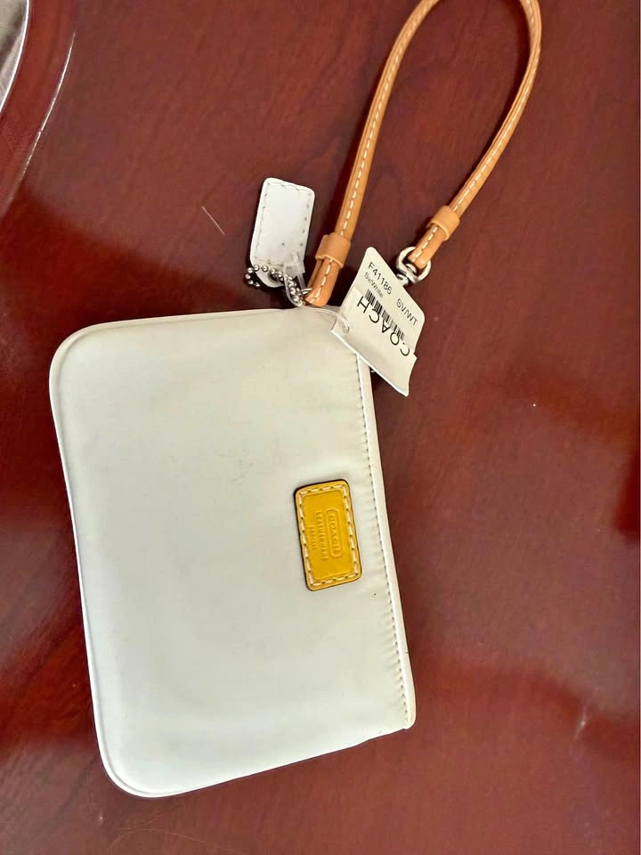 Coach Hamptons Weekend Wristlet