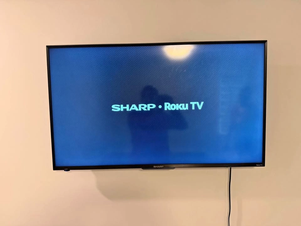 Sharp Roku TV - 43"