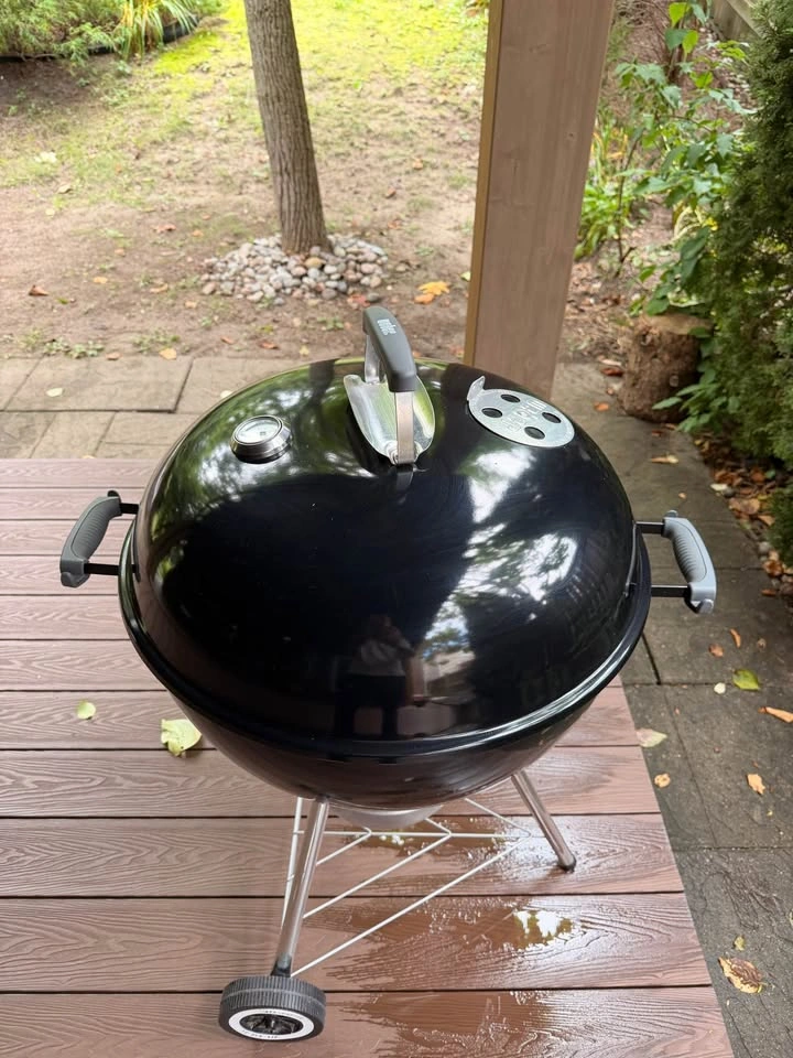 Weber Original Kettle Premium 22” Charcoal Grill