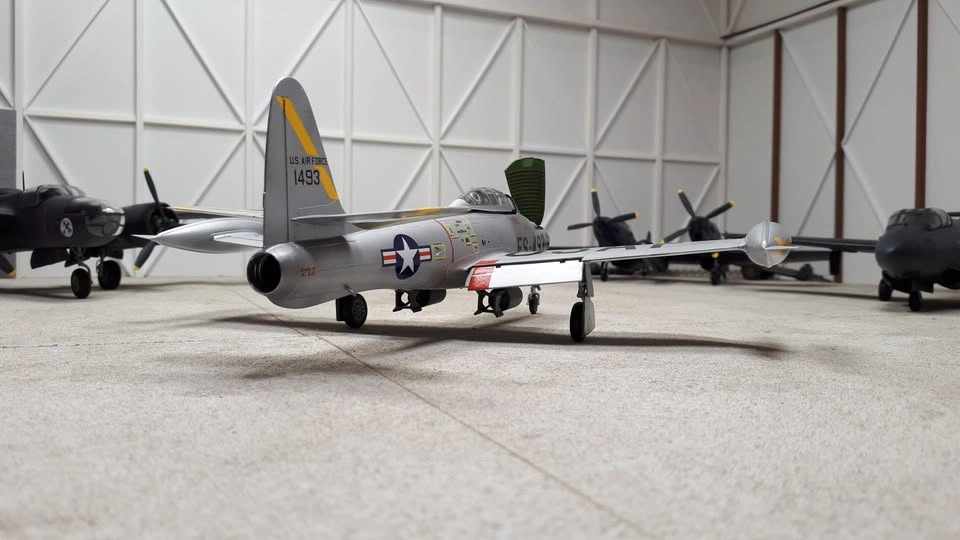 Completed 1/48th scale F-84G Thunderjet plastic model aircraft - photo 2