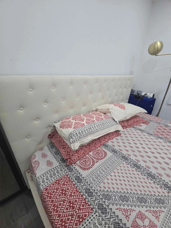 White king size bed in good condition - just the bed frame - photo 2
