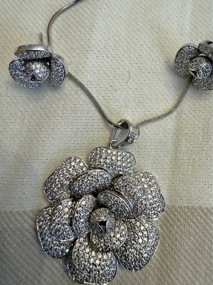 Silver-Tone Flower Pendant Necklace and Earring Set