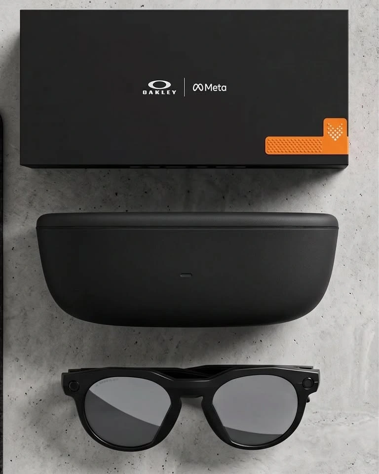 Oakley Meta HSTN Smart Glasses – Black / Prizm Black Polarized - photo 2