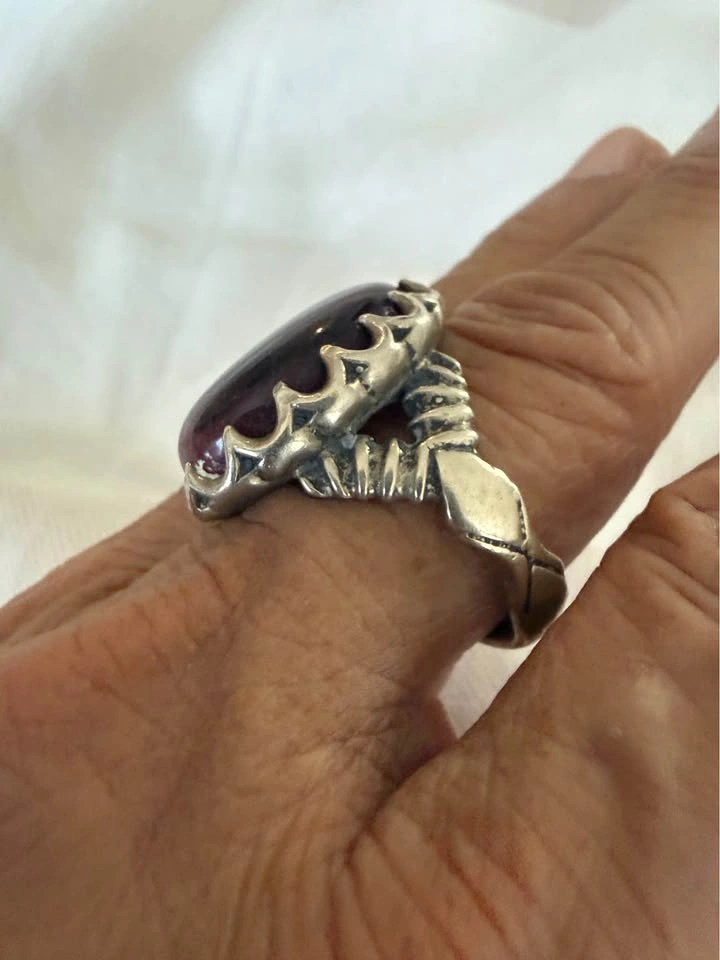 Vintage Silver-Tone Statement Ring with Large Purple Stone - photo 3