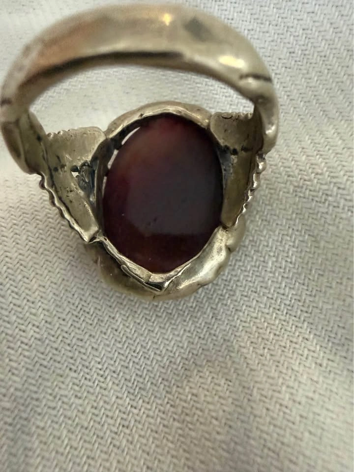 Vintage Silver-Tone Statement Ring with Large Purple Stone - photo 4