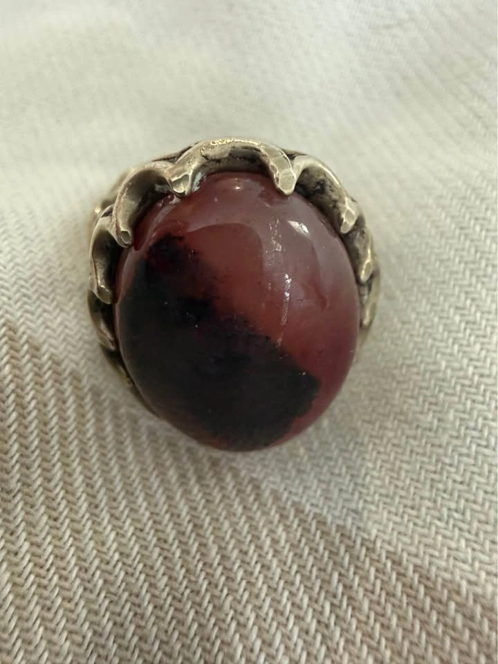 Vintage Silver-Tone Statement Ring with Large Purple Stone - photo 5