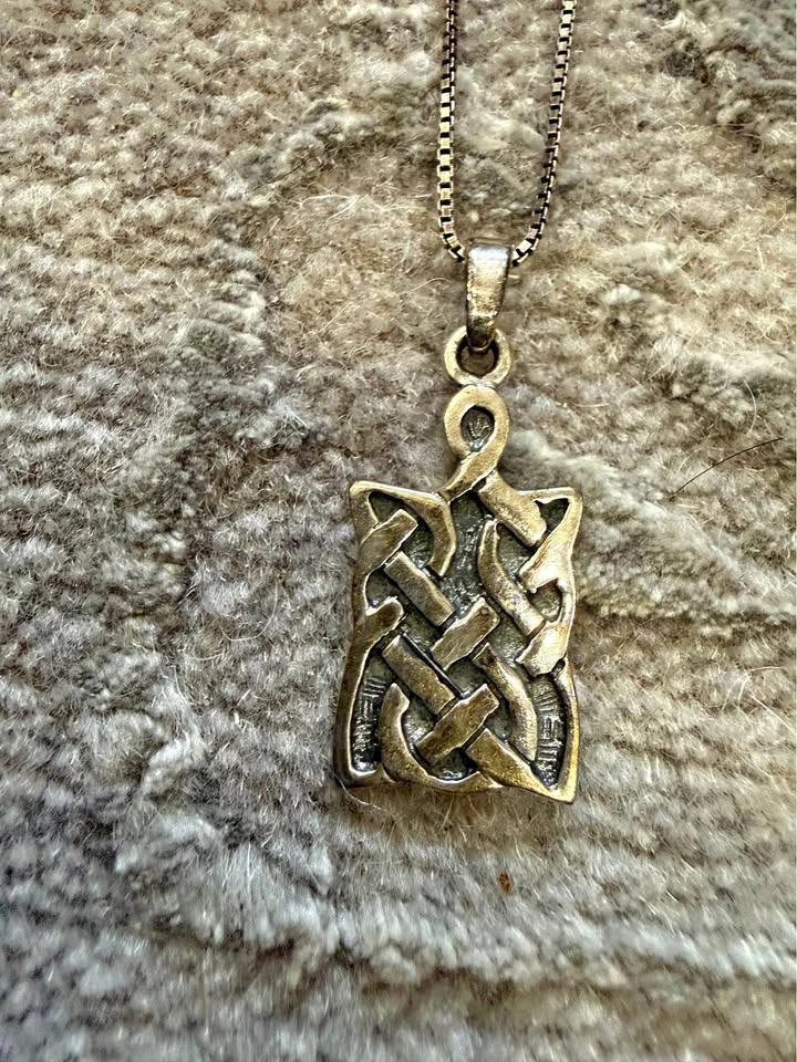 Scottish Loft Celtic Knot Pendant Necklace