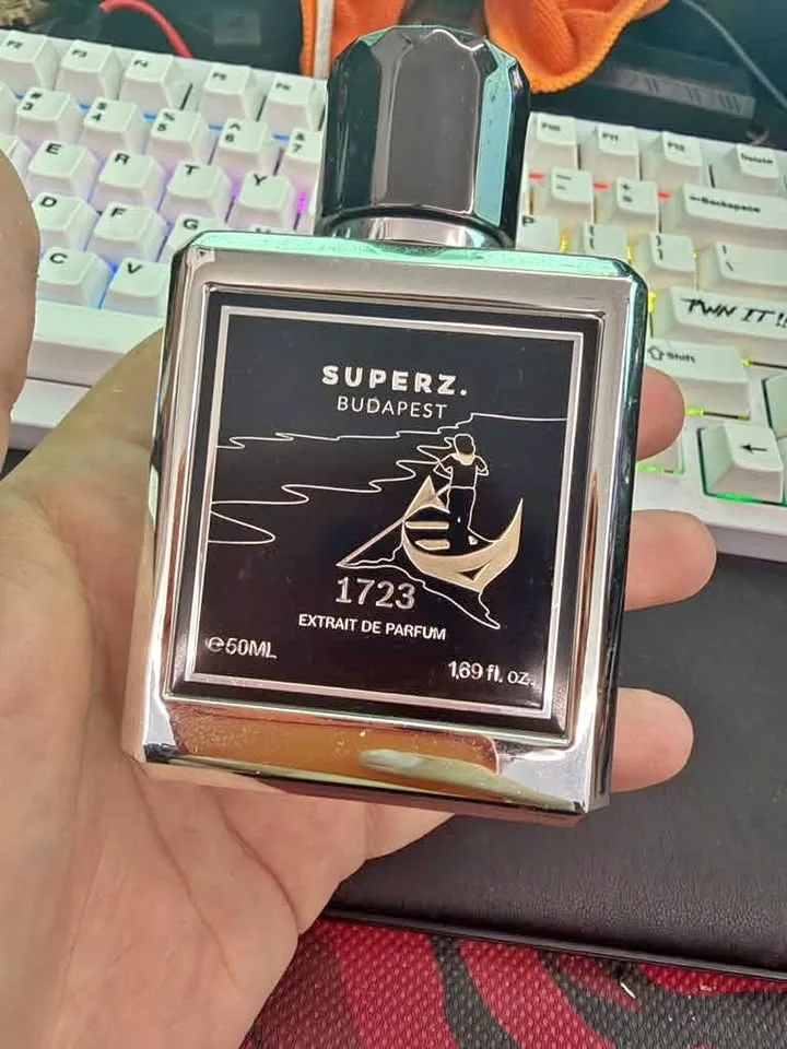 SUPERZ. BUDAPEST 1723 Extrait de Parfum