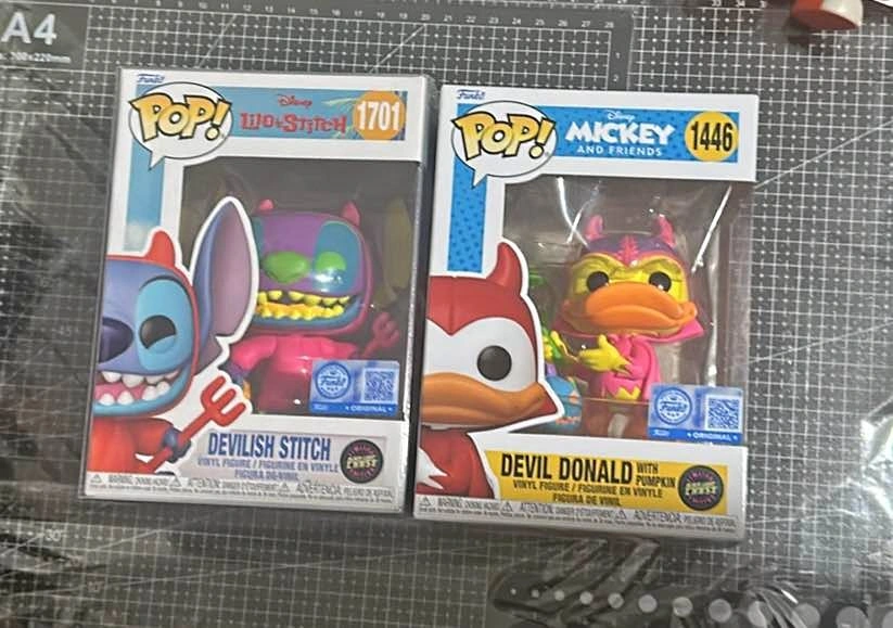 Funko Pop! Black light Chase Devilish Stitch & Devil Donald