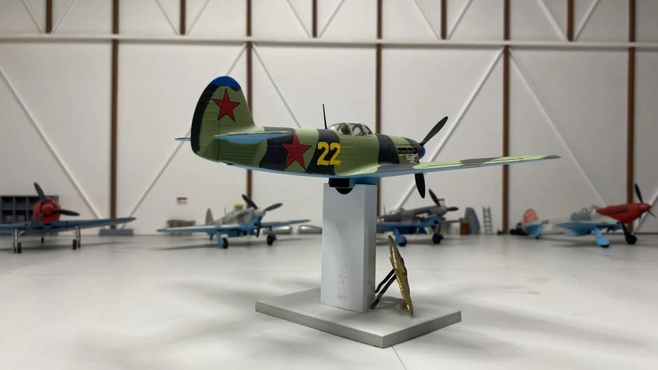Completed 1/48th scale Yak-7DI/Yak-9 plastic model aircraft - photo 2