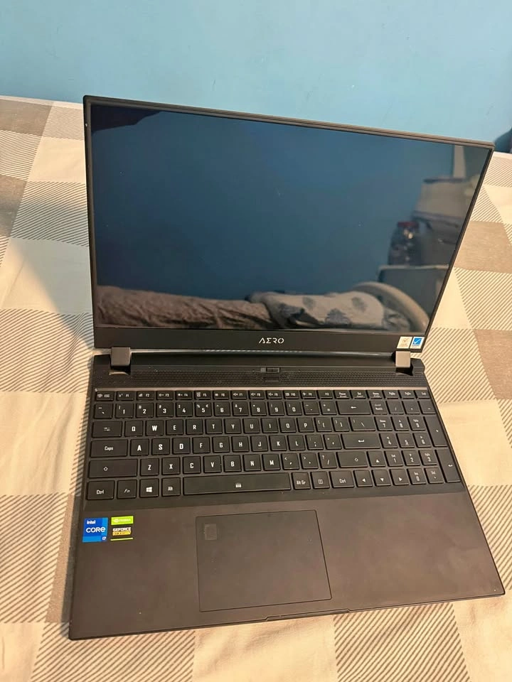 Gigabyte OLED Gaming Laptop Core i7 RTX 3070, 64GB RAM, 2TB