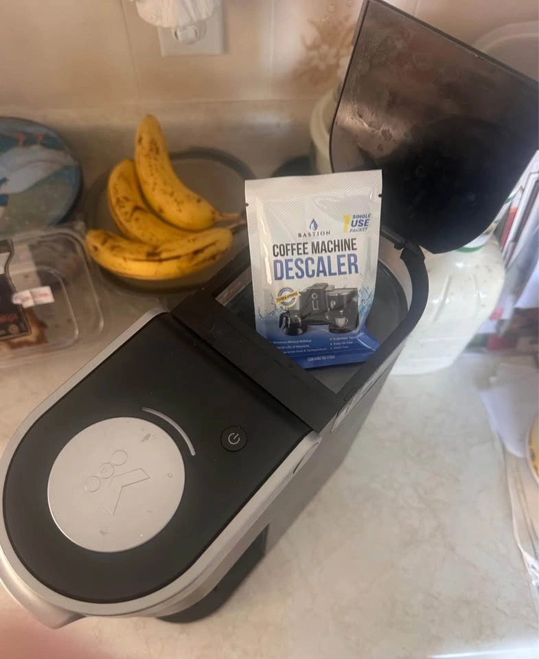 Keurig, descaled & with an extra descaler pack - photo 2