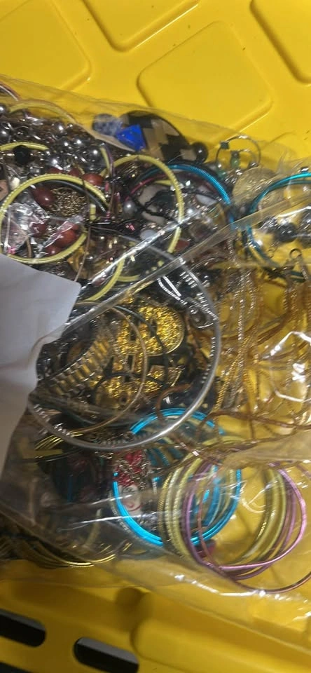 Large Lot of craft items - jewelry, coins, hairband and other bi - photo 4