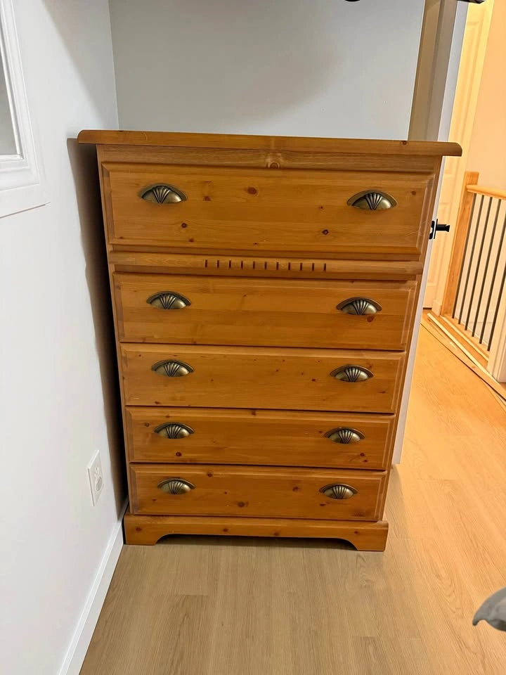 Dresser and nightstand set