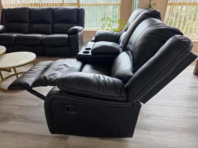 Ashley recliner sofa with love seat - photo 3