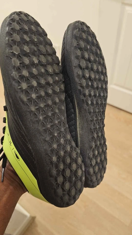 Decathlon soccer cleats - photo 3