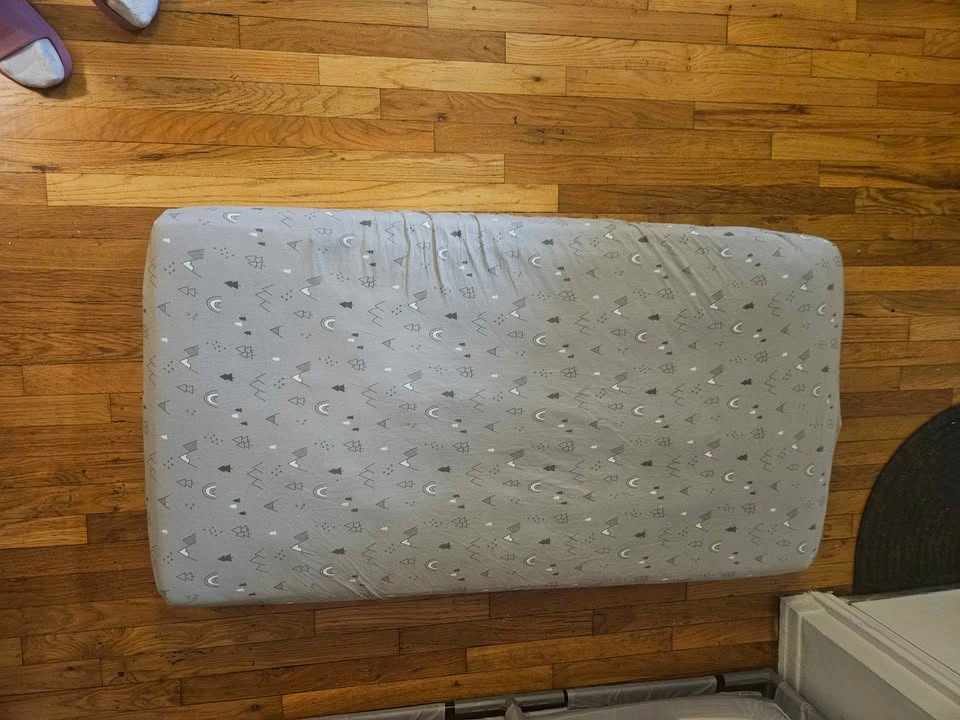 5-in-1 Convertible Full Size Baby Crib + 2 New Mattresses - photo 5