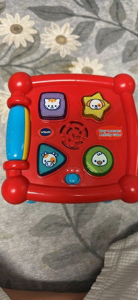 VTech Busy Learners Activity Cube - photo 2