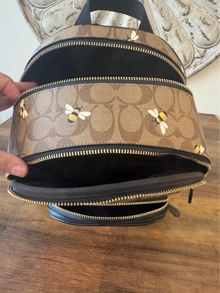 Authentic Coach Court Bee Print Backpack - photo 2