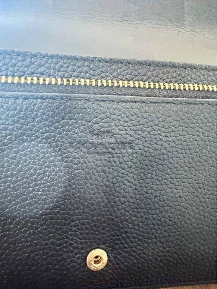 Authentic Coach Crossbody Clutch - photo 2