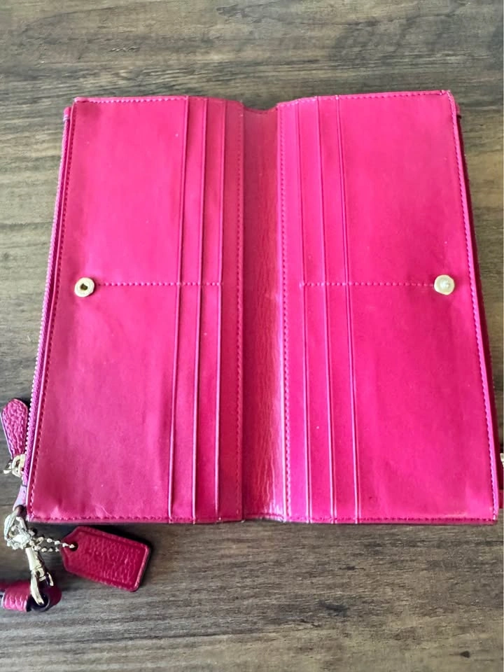 Authentic Coach Wristlet - photo 3