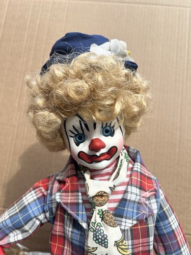 Vintage 1990 Brinn’s Collectible Edition Porcelain Clown Doll - photo 2