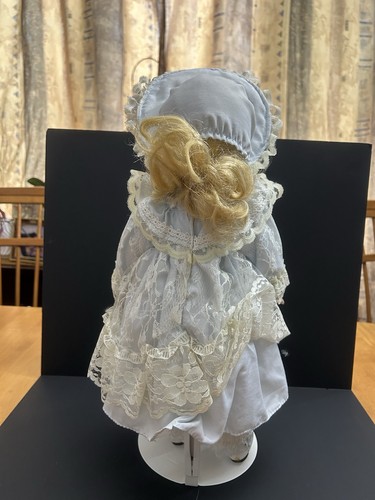 Vintage Porcelain Collector Dolls Victorian Dresses - photo 4