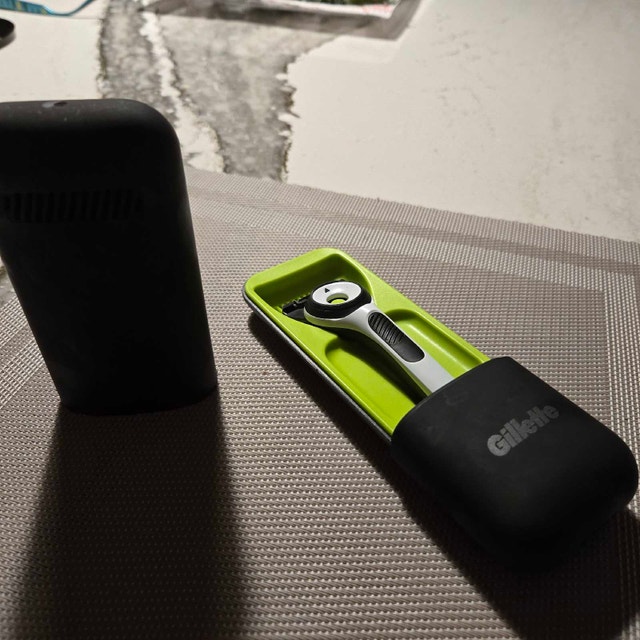 GilletteLabs shaver handle