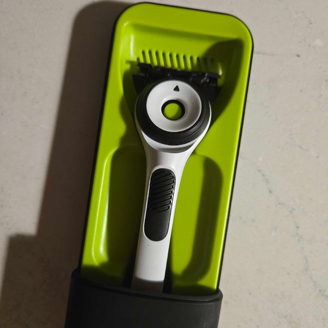 GilletteLabs shaver handle - photo 2