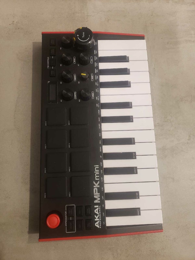 AKAI MPK mini
