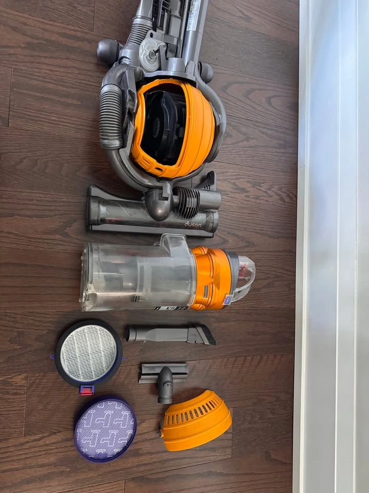 Dyson DC25 Ball Upright Vacuum - Excellent Condition - photo 4