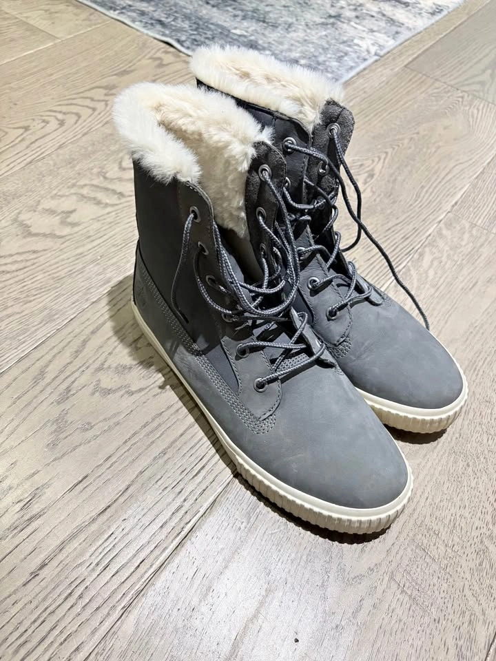 Timberland Skyla Bay Fleece Fold-Down Boots - Women's Size 9