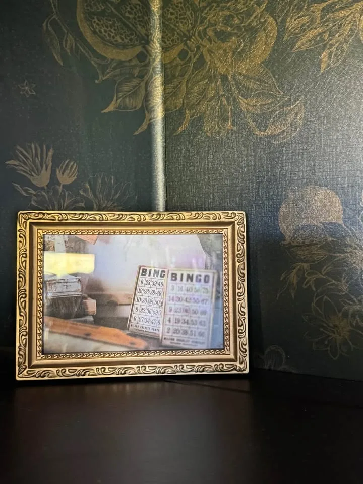 Ornate framed art image indicator(3)