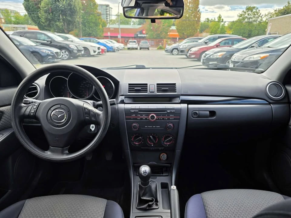 2005 Mazda 3 gx - photo 4