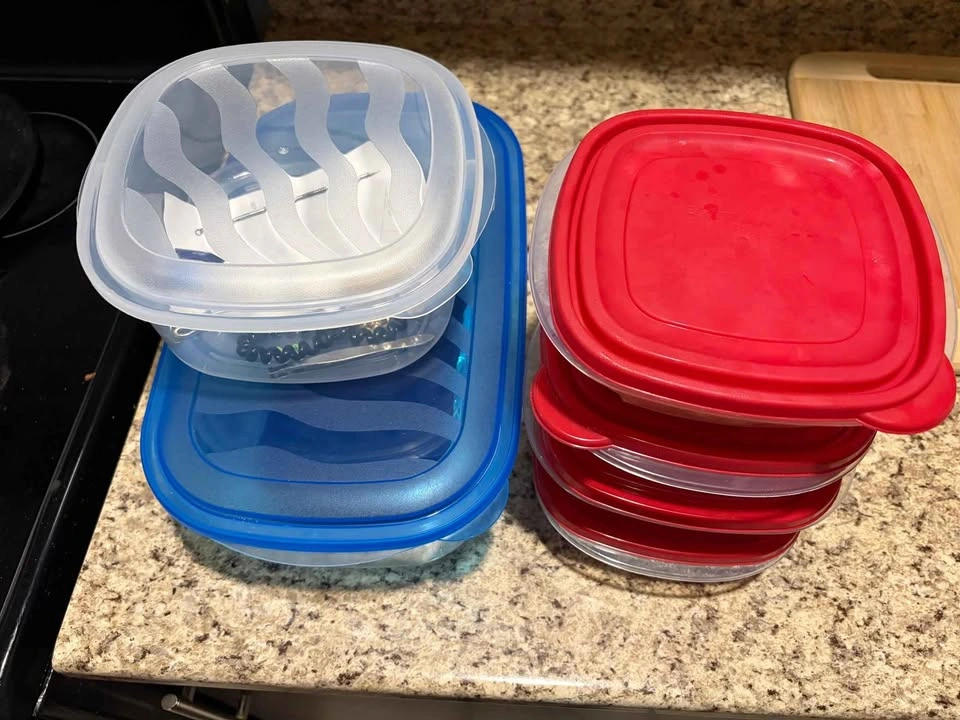 Food Storage Containers, tray and Ceramic Mugs - photo 3