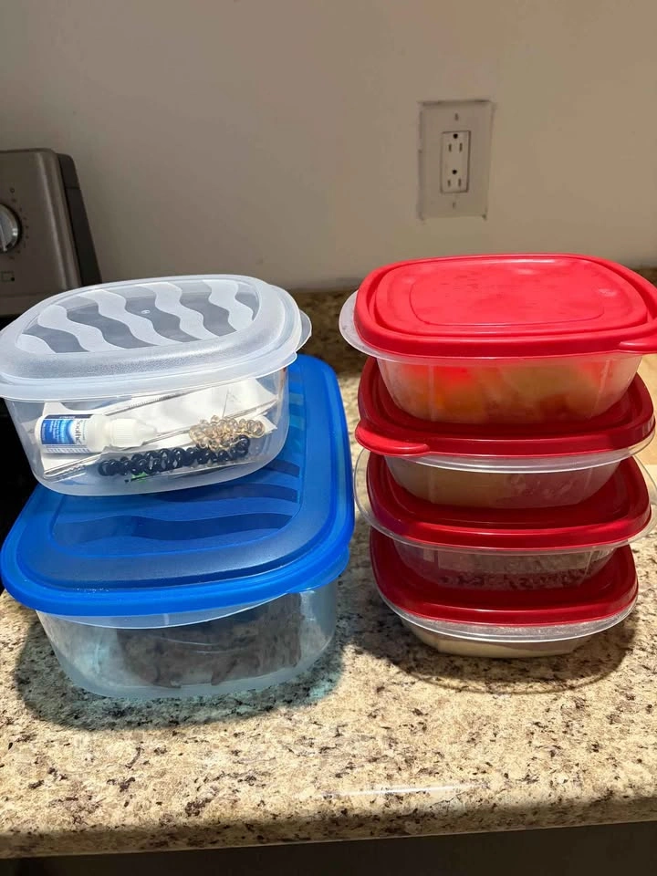 Food Storage Containers, tray and Ceramic Mugs - photo 4