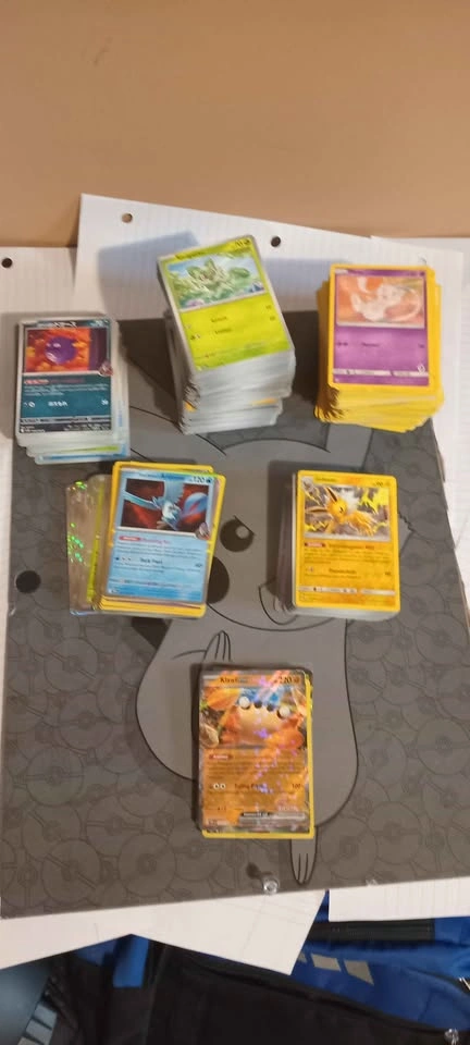 Bulk Pokemon Cards (~650 cards) - photo 3